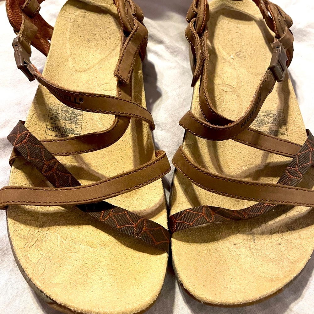 Women’s merrell sandals size 10